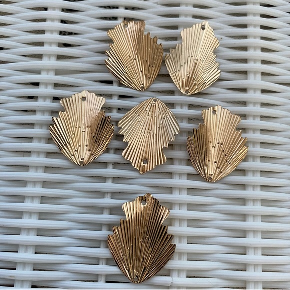 Set of 23 Gold Textured Metal Pendants Size XS - Picture 2 of 16